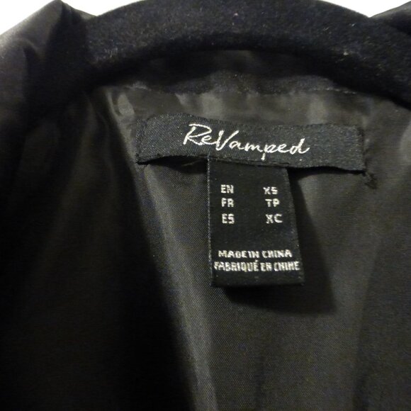 REVAMPED long black blazer with removable chain - Picture 5 of 7